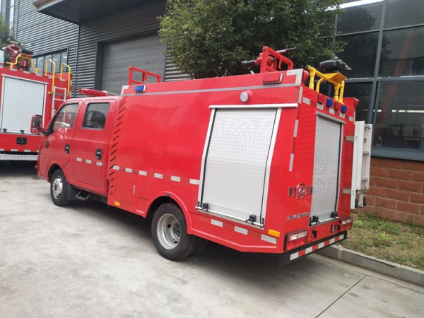 国六东风途逸小型消防车2吨