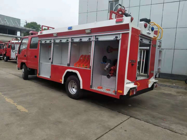 五十铃600P 2吨水罐消防车